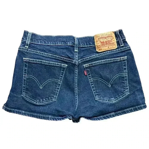 Vintage Levi’s Junior Shorts, 2” inseam, size 11 Juniors, EUC - Picture 1 of 6